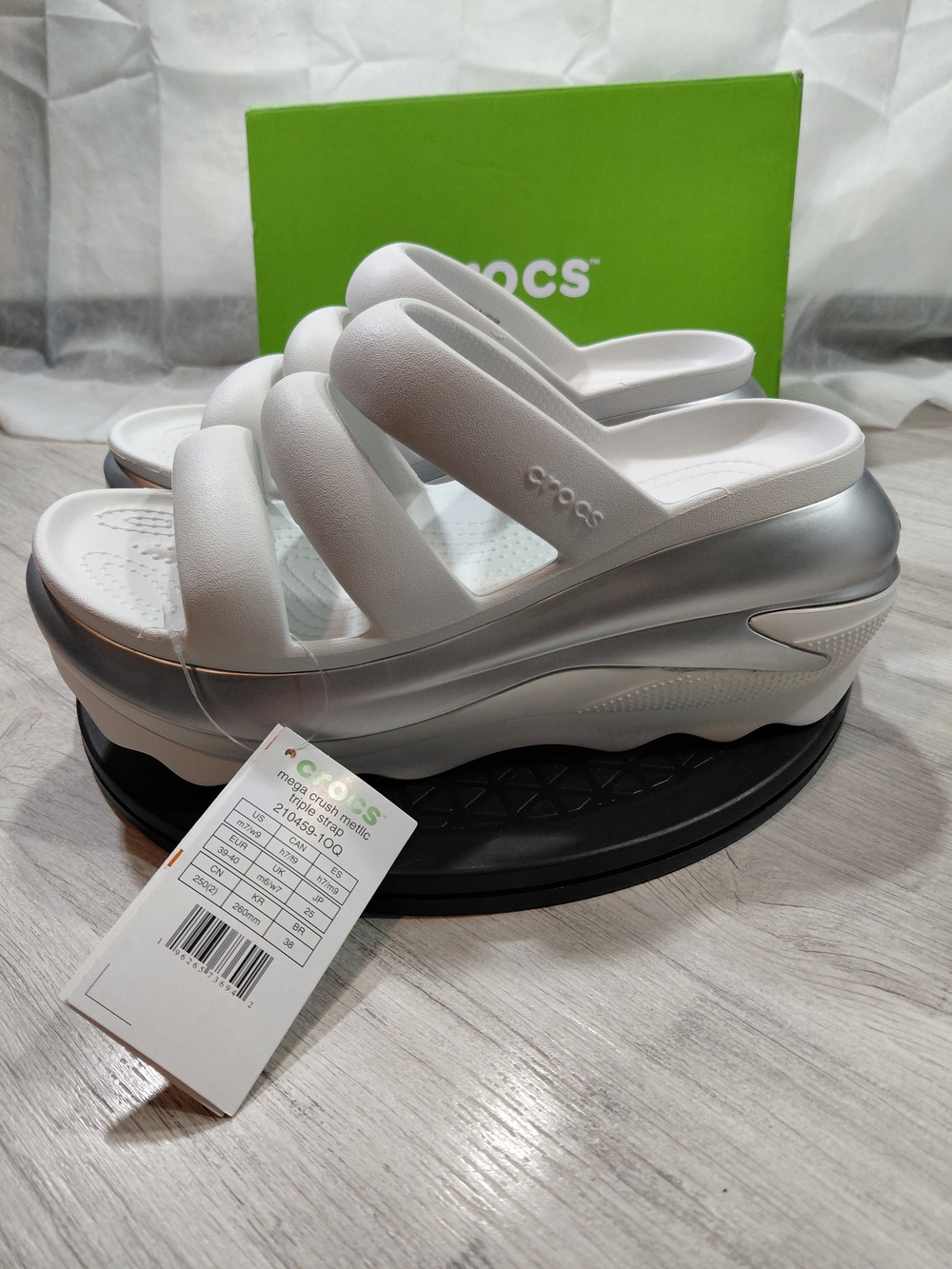 NWT Crocs Women’s Mega Crush Metalic White Chunky Platform Slide Sandals SIZE 8 - Picture 4 of 15